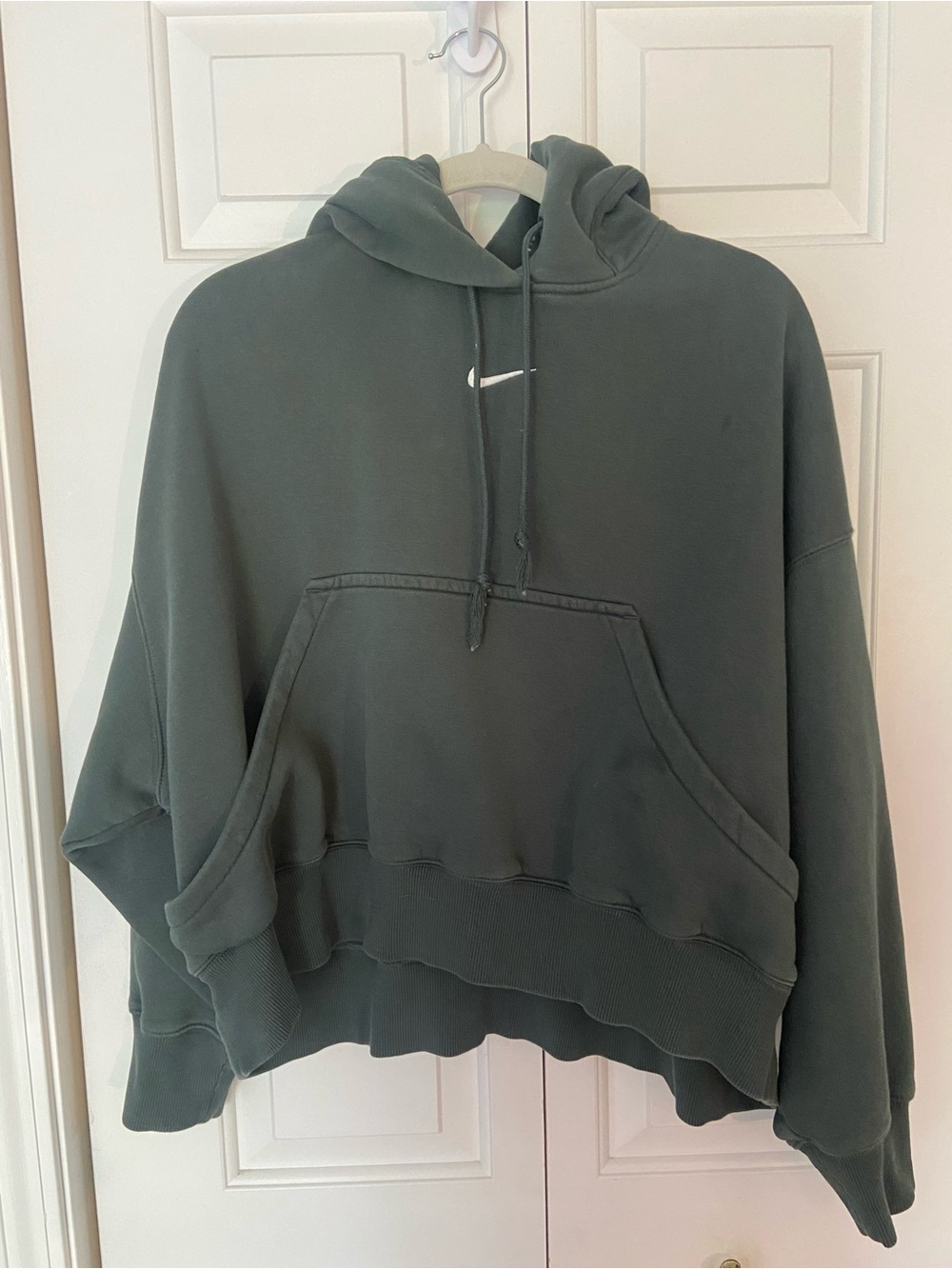 green nike women’s very oversized sweatshirt